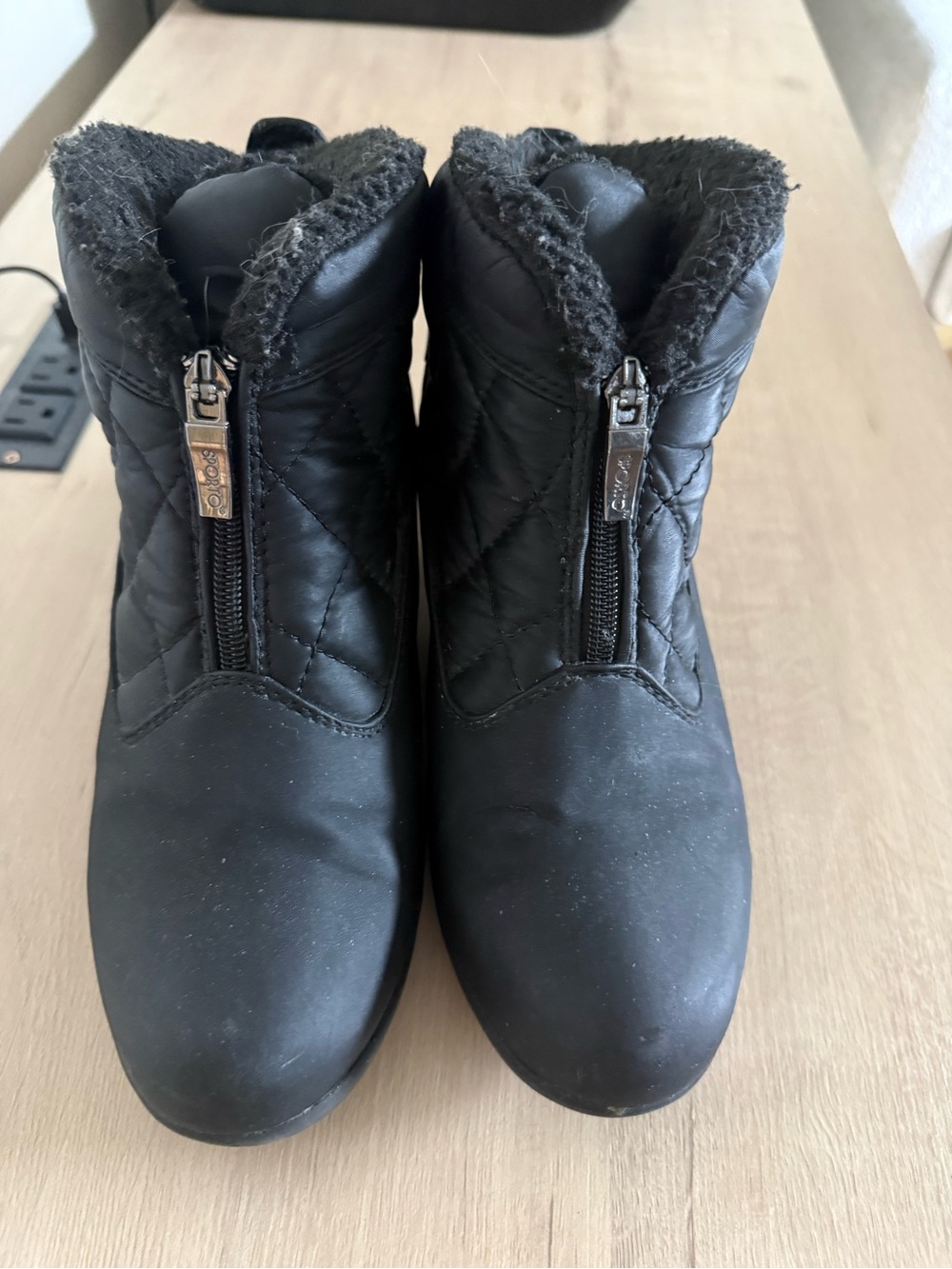 Sporto Ladies all weather Black Quilted Winter Boots with Front Zipper